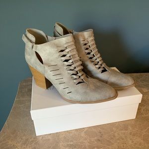 Ankle boots, size 10